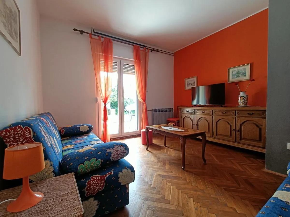 Apartment Pletikos Premantura 0*,