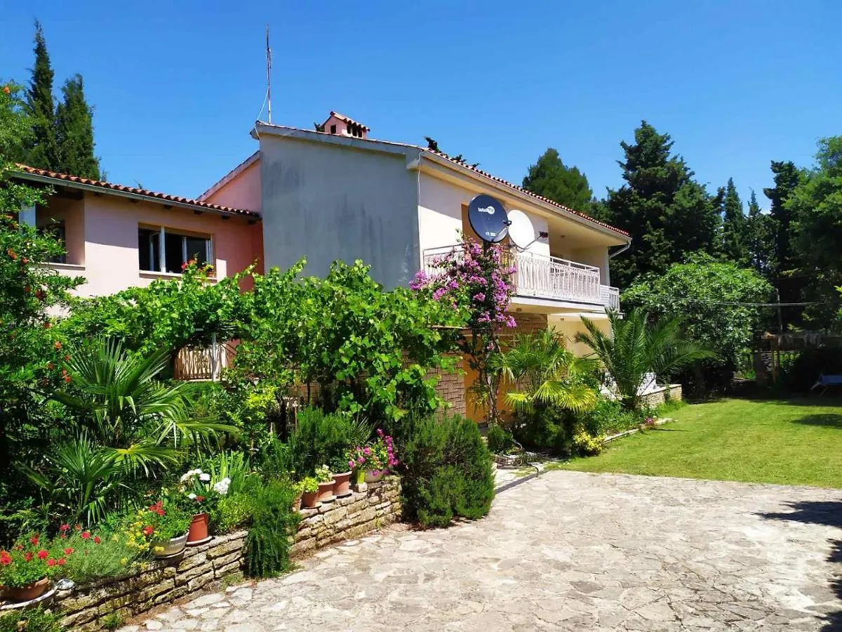 Apartment Pletikos Premantura 0*,
